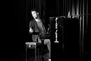 Felix Oliver Schepp: Ein Virtuose am Klavier. Hören- und sehenswert! Foto: Jenny Hanf