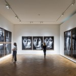 Beginn der Ausstellung Untold Stories von Peter Lindbergh im Museum für Kunst und Gewerbe, Foto: Henning Rogge