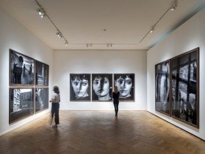 Beginn der Ausstellung Untold Stories von Peter Lindbergh im Museum für Kunst und Gewerbe, Foto: Henning Rogge